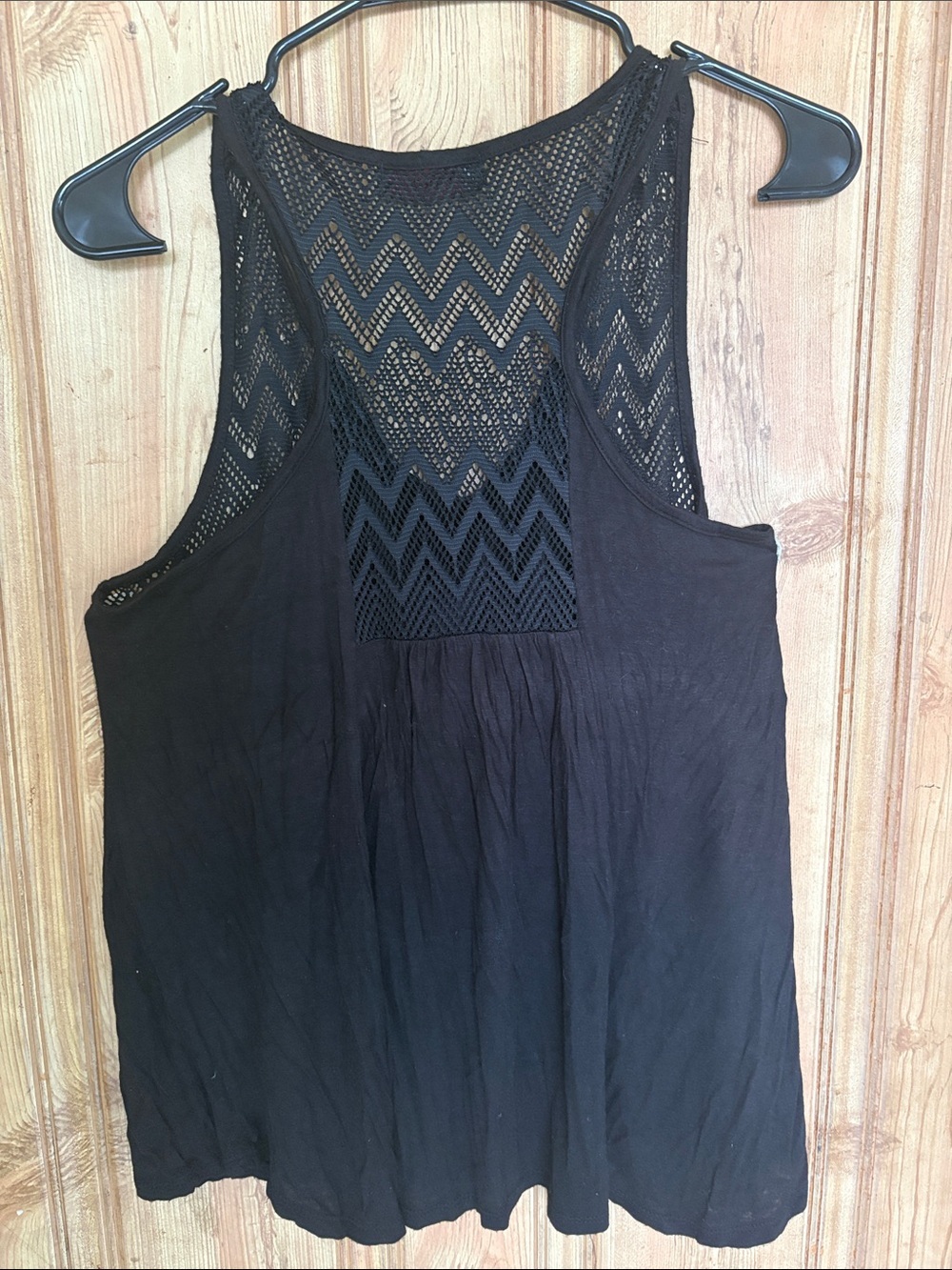 Annabelle Black Sleeveless Tank with Metallic Dreamcatcher size L - Picture 3 of 8